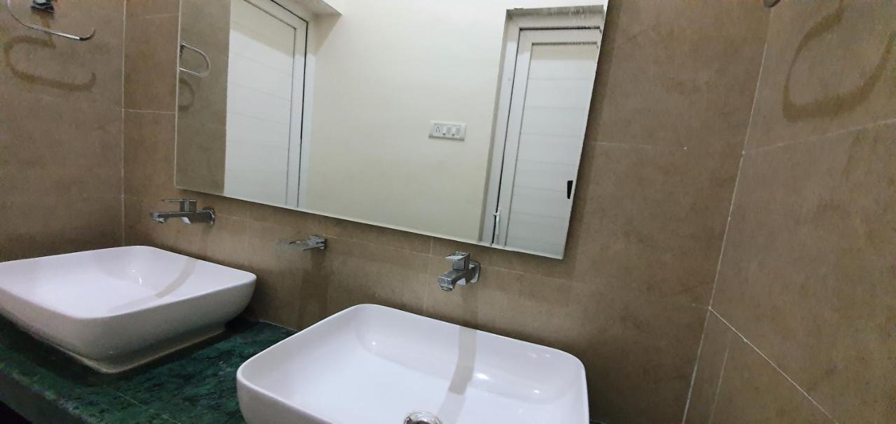 Shree Suites Кутталам Екстер'єр фото